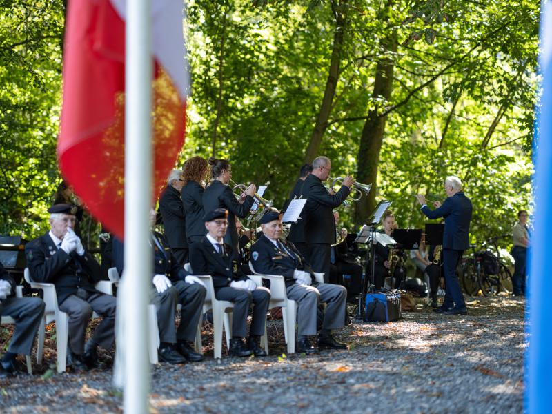 ../public/images/images/fotos/2023/Op Vleugels Der Vrijheid - 24 sept 2023 - 057.jpg